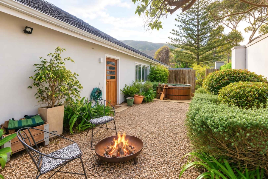 6 Bedroom Property for Sale in Northcliff Western Cape
